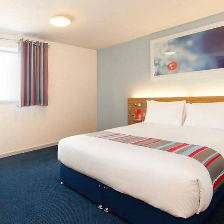 Travelodge London Teddington Exterior photo